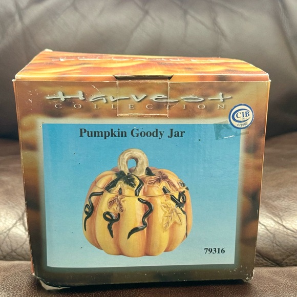 Pumpkin Goody Jar with Lid - Young’s Harvest Collection - Picture 12 of 12